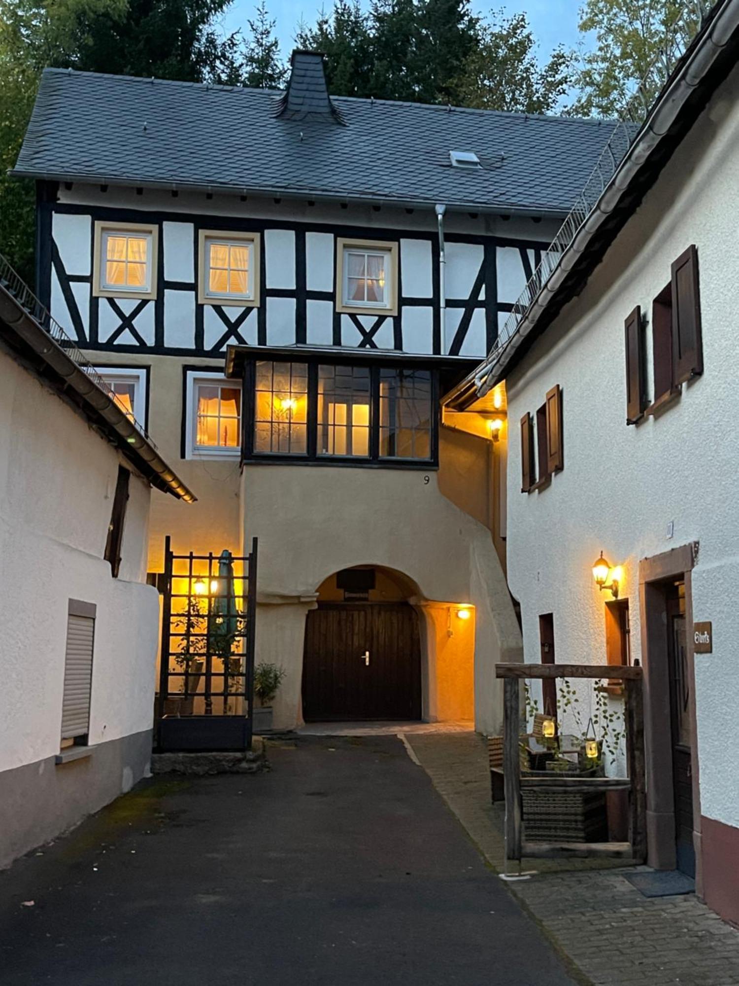Ritterstube - Eifelstuben Mit Charme, Naehe See Und Burg, Aussergewoehnlich, Vulkaneifel Ulmen Bagian luar foto